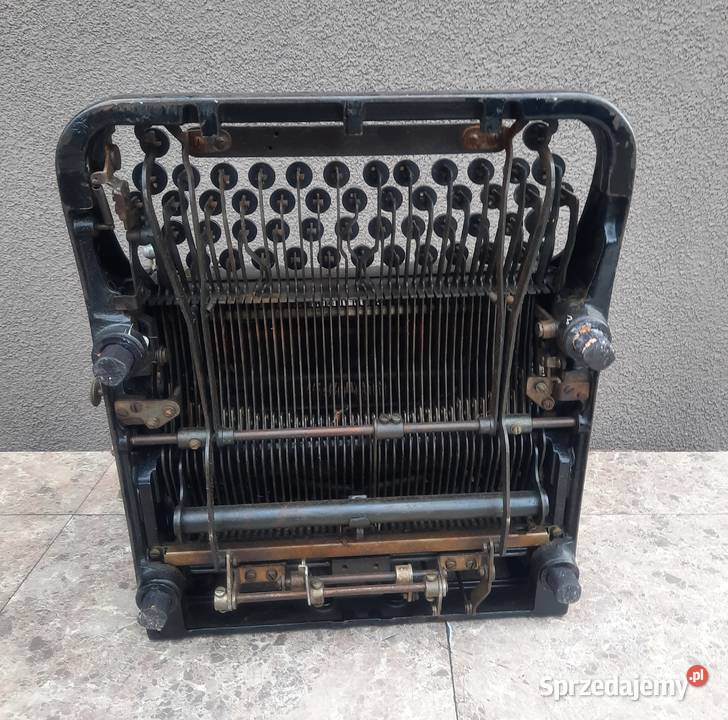 Stara maszyna do pisania Olympia 8 gabinetowa Tczew