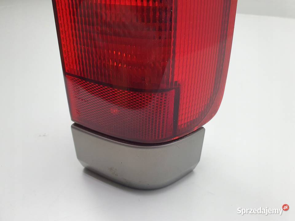 LAMPA PRAWA Volvo V70 I XC70 9606r TYLNA prawy
