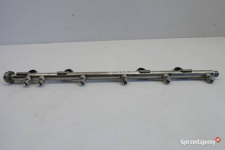 BMW F10 535 30 i LISTWA WTRYSKOWA 7628049 osobowe Rudka