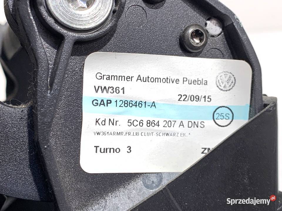 PODŁOKIETNIK VW GOLF VII Hatchback 5C6864207A osobowe