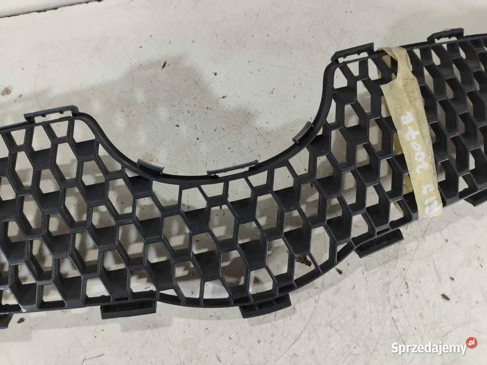 ATRAPA GRILL TOYOTA YARIS II 53111140