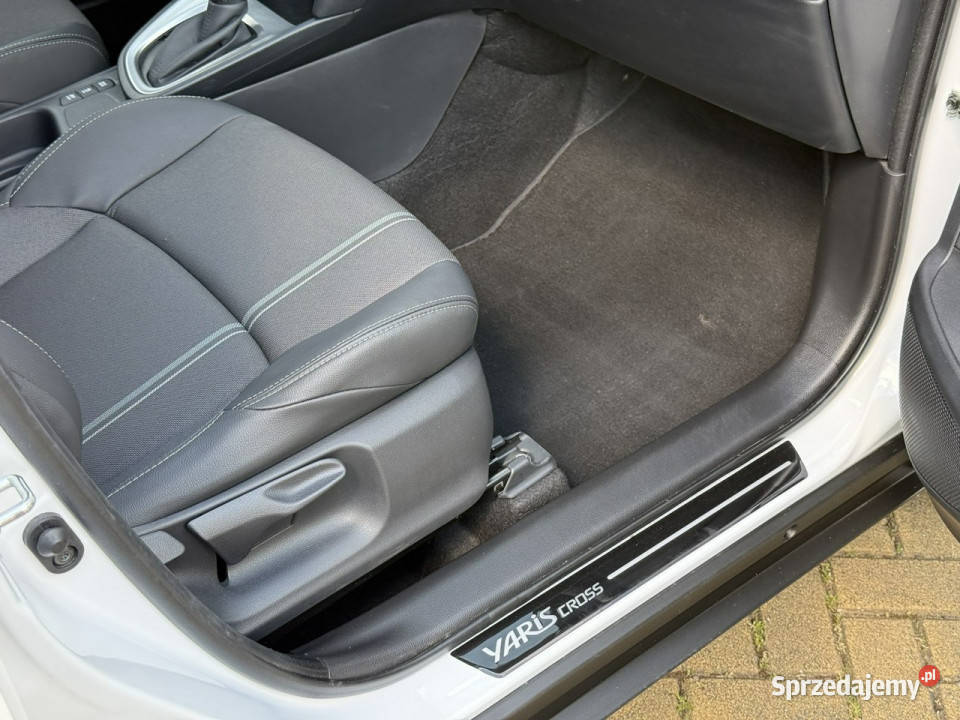 Toyota Yaris Cross 15 Hybrid Faktura VAT 23 garażowany Tarnowskie Góry sprzedam