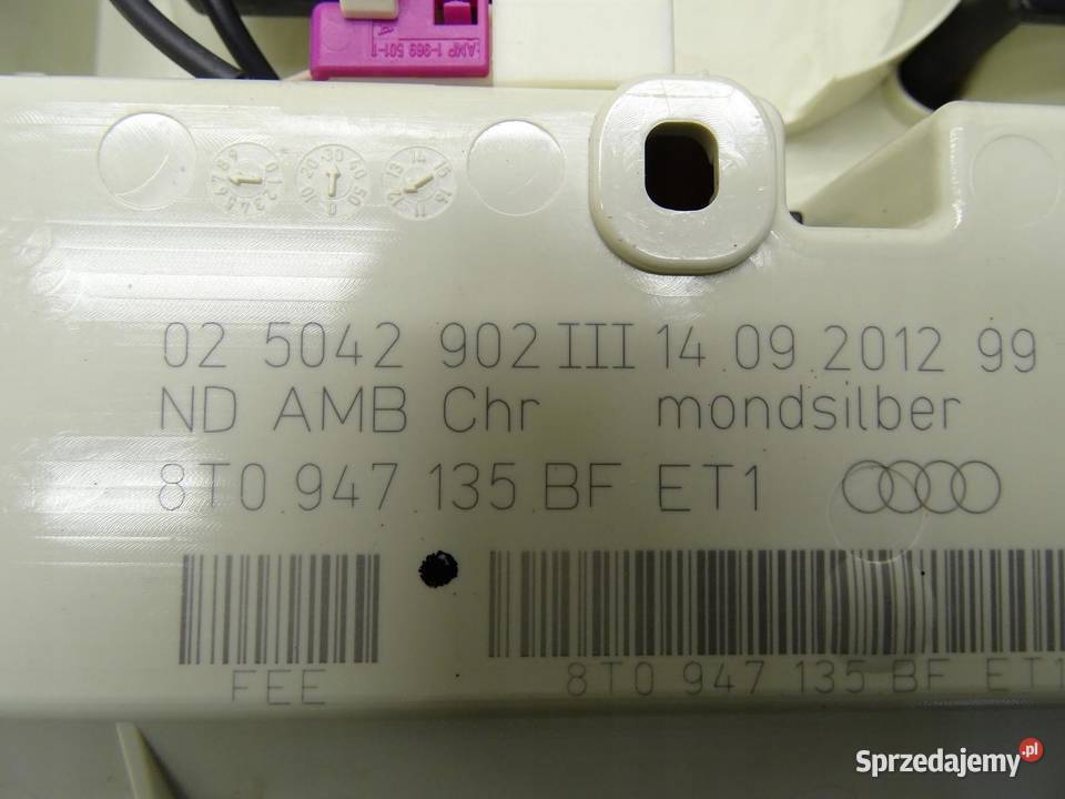 LAMPKA OŚWIETLENIE KABINY PODSUFITKI 9321469 BMW Oświetlenie kabiny sprzedam