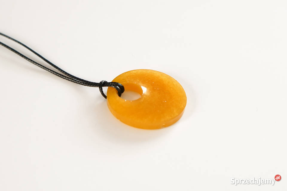 Okrągły złoty wisiorek z żywicy średnica 25 Warszawa