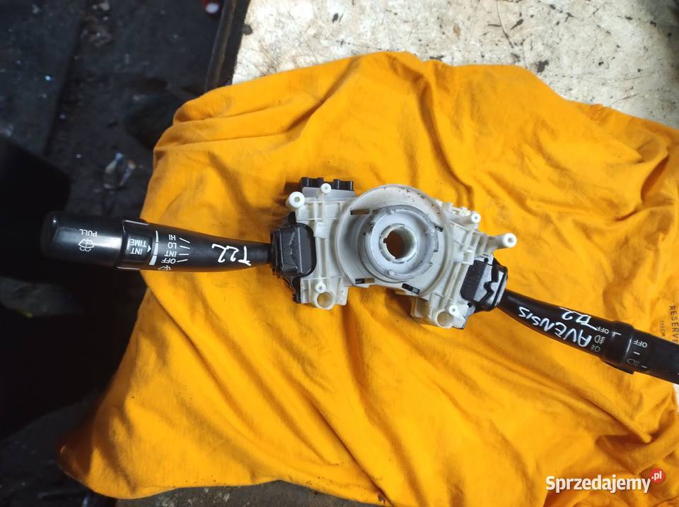 TOYOTA AVENSIT T22 przełącznik zespolony pająk osobowe Kielce