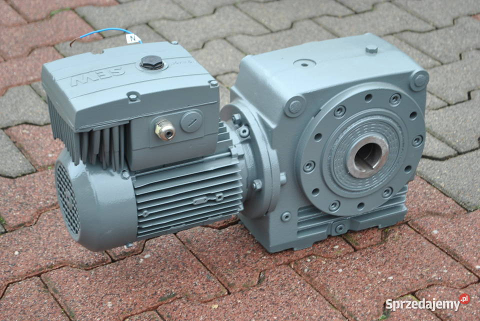 Motoreduktor kątowy 075kw 328obrmin z Kargowa sprzedam