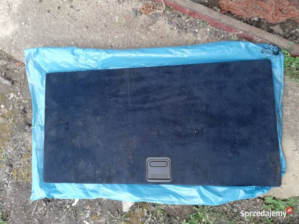 124 kombi tapicerka bagażnika granatowa Kielce