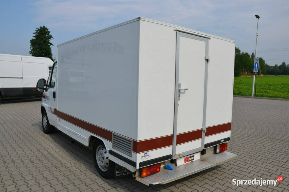 Citroen Jumper sklep food truck witryna pieczywo