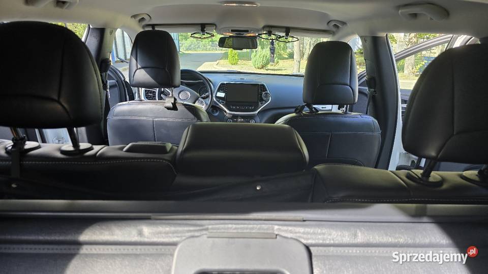 Bezwypadkowy Jeep Cherokee salon niski przebieg reflektory ksenonowe mazowieckie Radom sprzedam