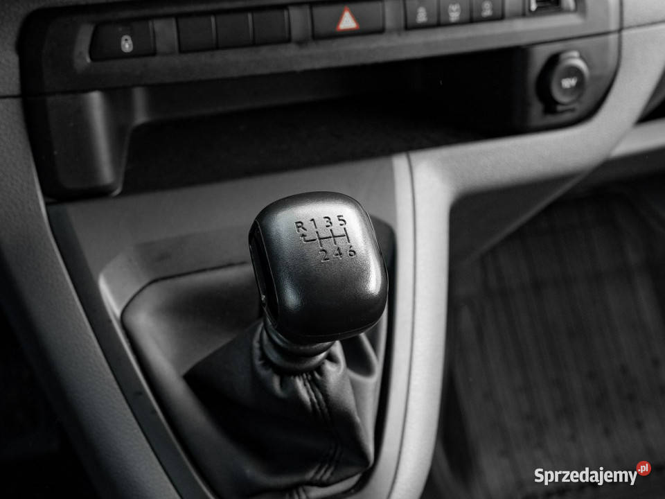 Toyota ProAce WD0970SKombi 20 D4D Long 9os Czcof światła do jazdy dziennej Pępowo