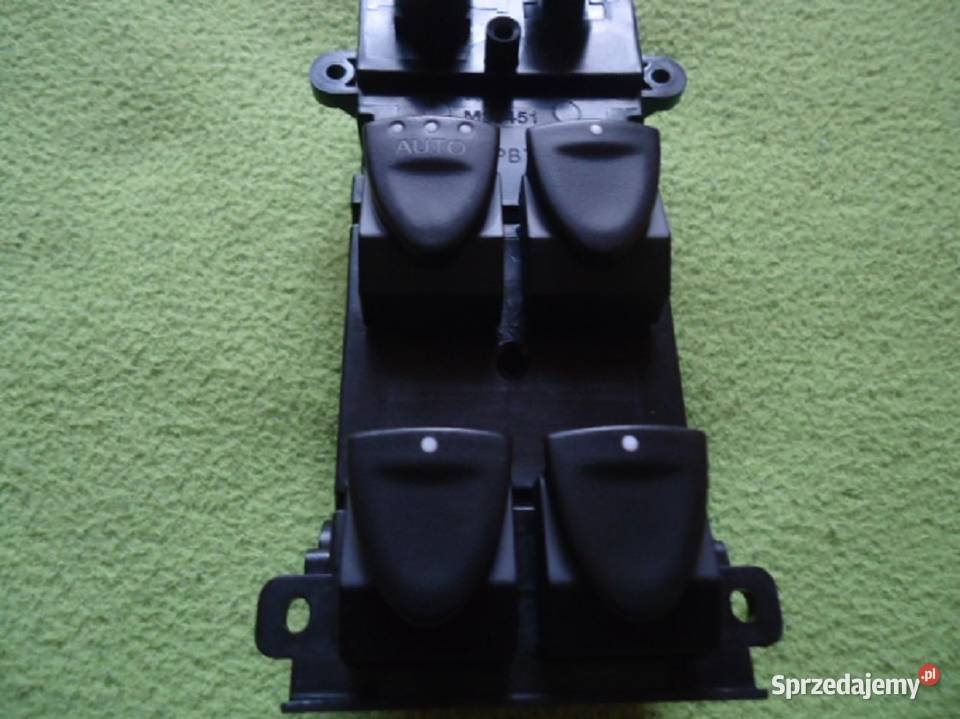 PRZEŁĄCZNIK STEROWANIA SZYB CIVIC VIII 2005r 22 Wyposażenie wnętrza Jaworzno