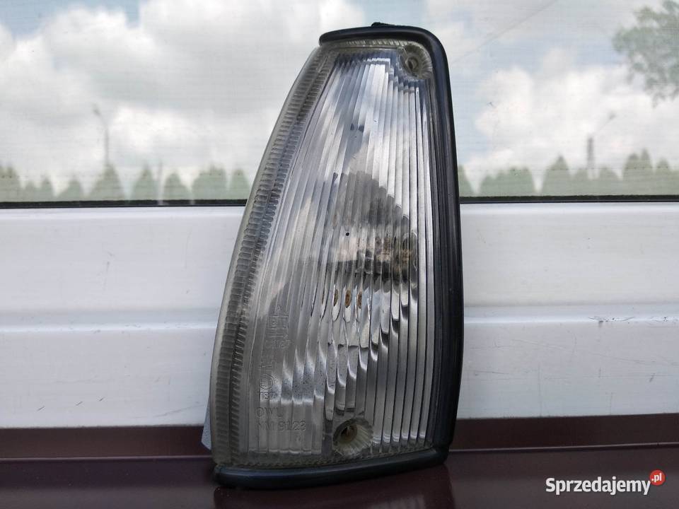 Nissan Micra K10 lampa pozycyjna postojowa lewa Sieradz