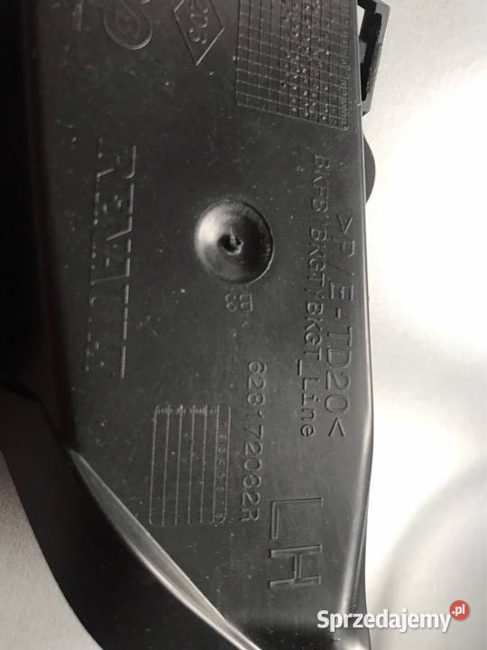 Megane IV 15 ślizg zderzaka lewy przód