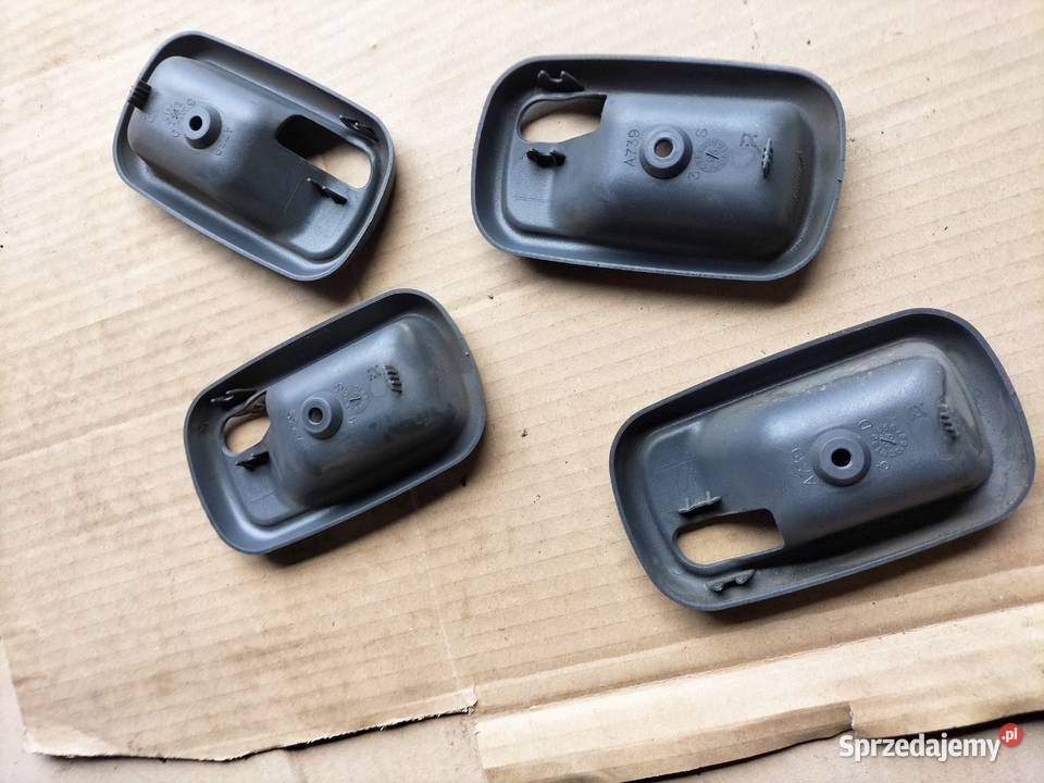 FIAT PUNTO 1 MK1 RAMKA OSŁONA KLAMKI DRZWI PRAWA Kamień-Kolonia