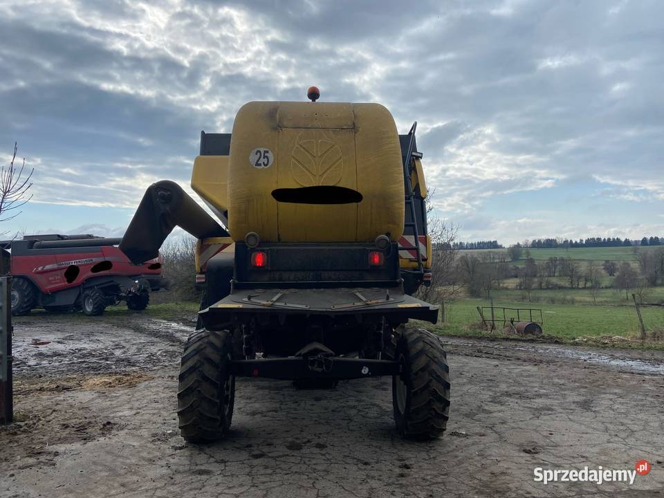 Kombajn zbożowy News Holland CS540 Trawniki