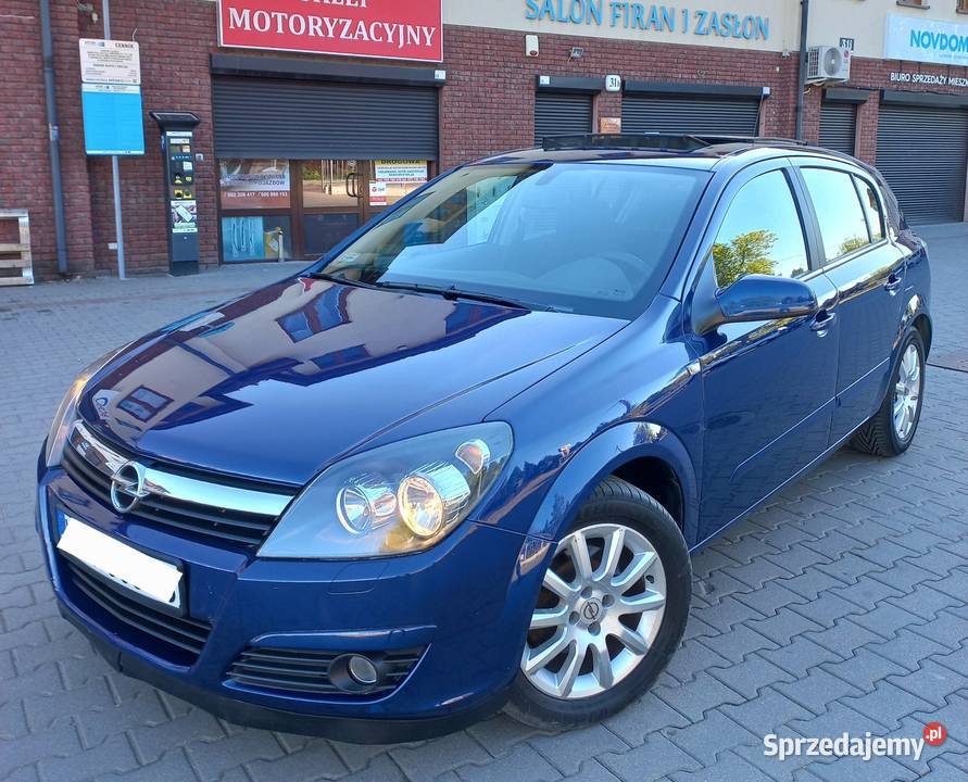 Opel Astra H z otwieranym panoramicznym dachem Rok produkcji 2005 Płońsk