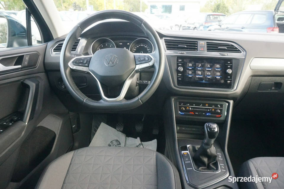 Volkswagen Tiguan 15 TSI 150 EVO Life Salon manualna Poznań sprzedam