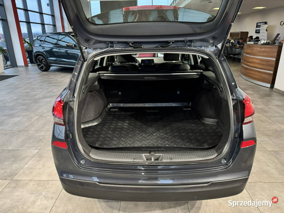 Hyundai i30 VAT 23 Wagon Classic 15DPI 110 M6 64300km Myślenice