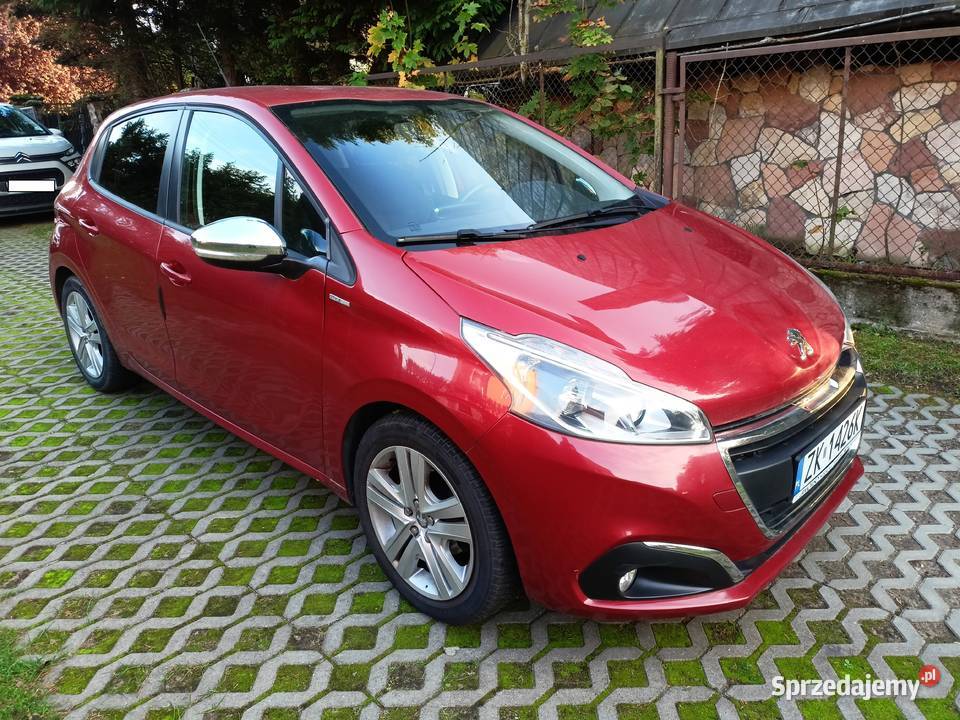 Peugeot 208 2017 12 Pure Tech benzyna przebieg 82KM