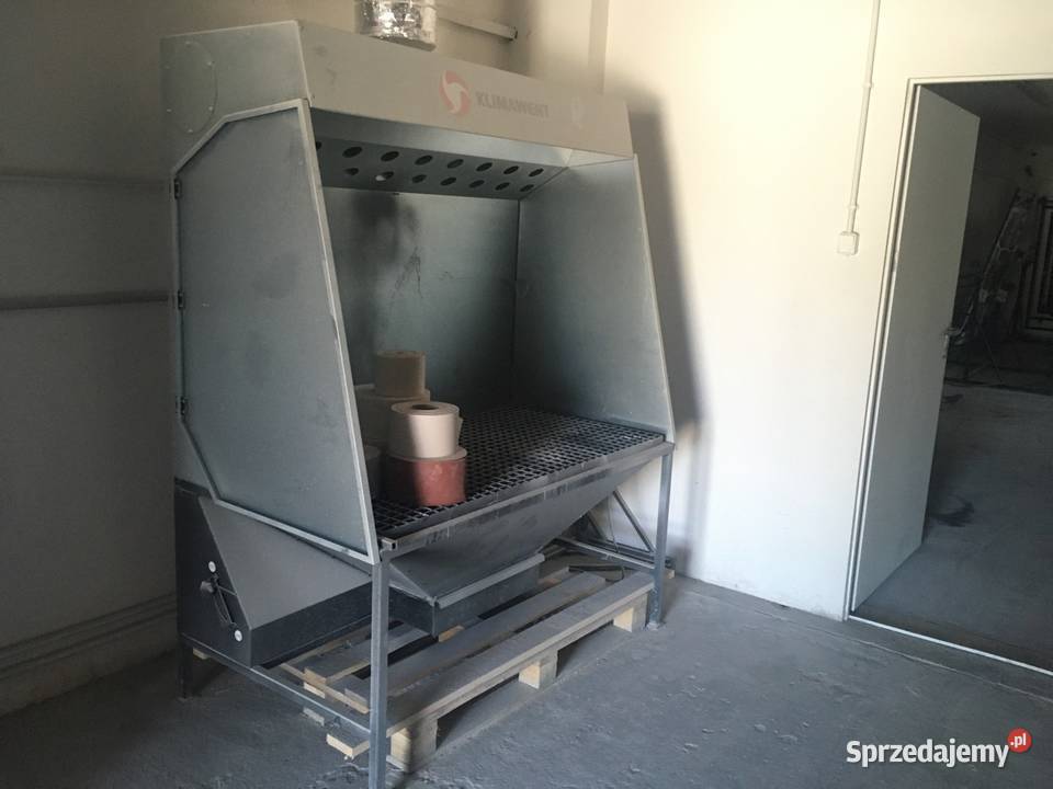 Odciąg stanowiskowy z urządzeniem filtracyjnym