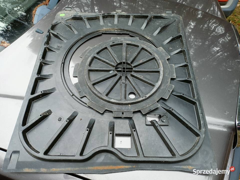 Mercedes 190 W201 pokrywa koła zapasowego płyta