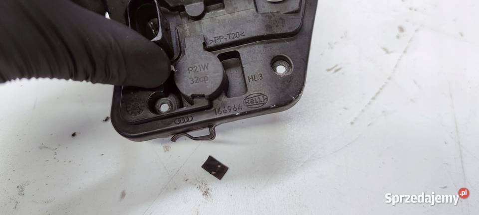 WKŁAD LAMPY PRAWY TYŁ BŁOTNIK AUDI A4 B8 166964 śląskie Przystajń