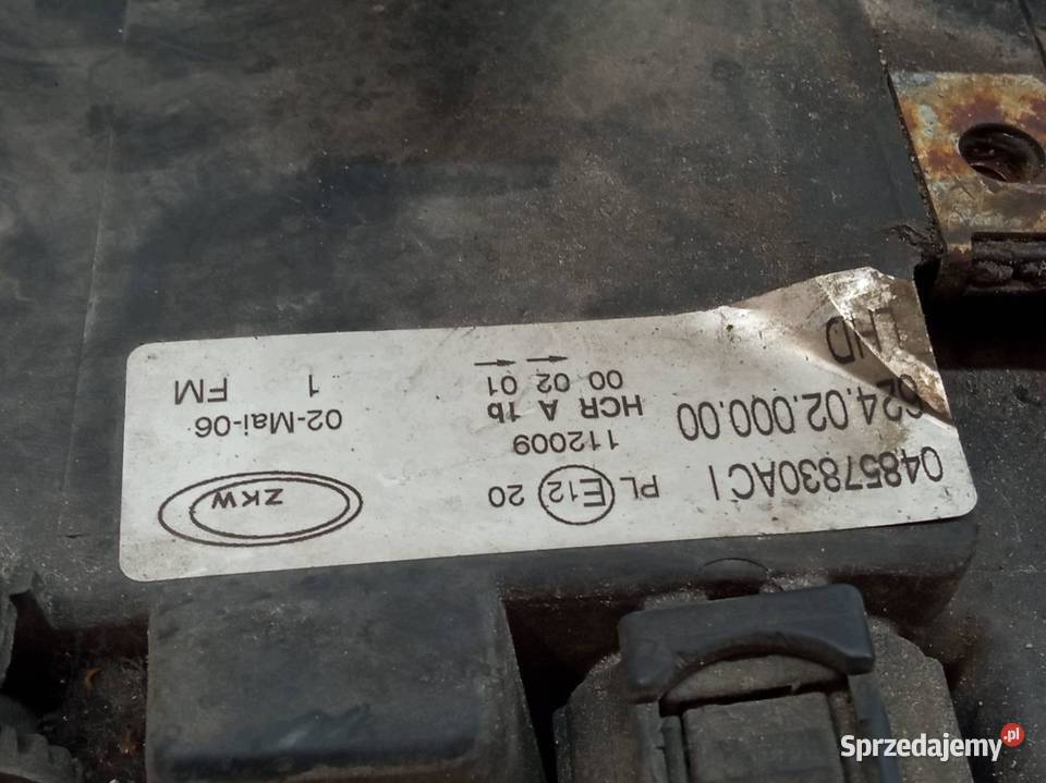 LAMPA PRZÓD PRAWA EUROPA 04857830AC Chrysler świętokrzyskie
