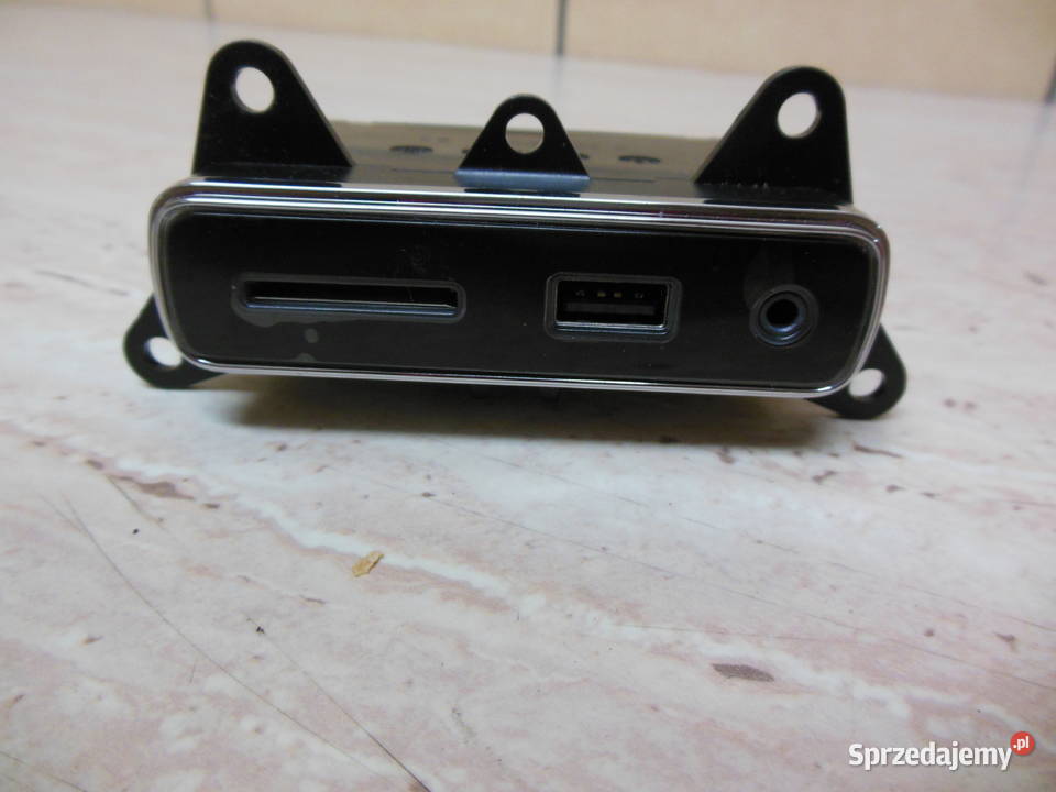 Dodge Durango Gniazdo Złącze USB 68289895AA