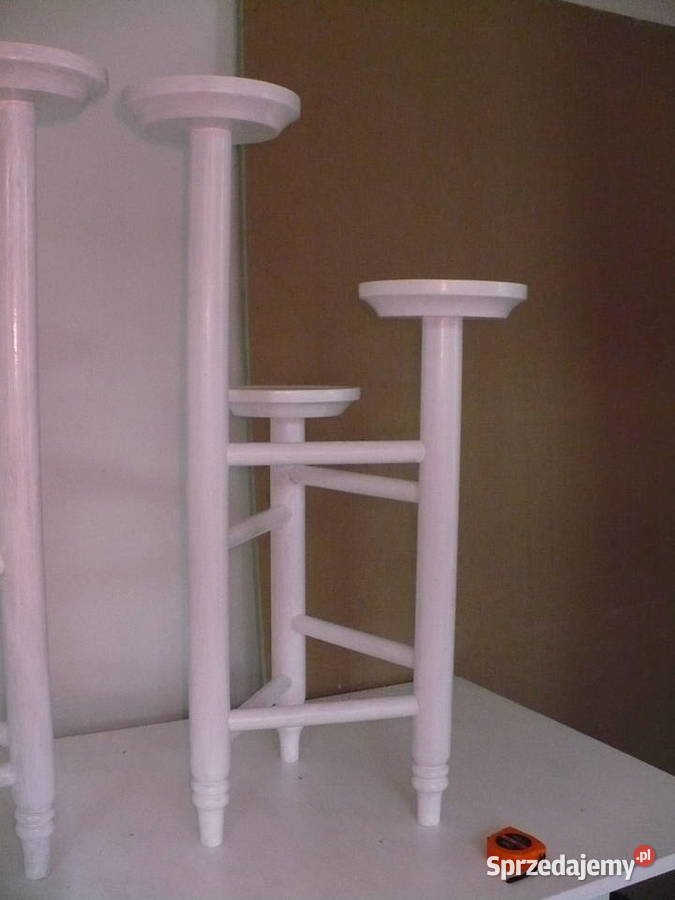 Kwietniki x2 sztuki na 3 podstawki Puszczykowo sprzedam