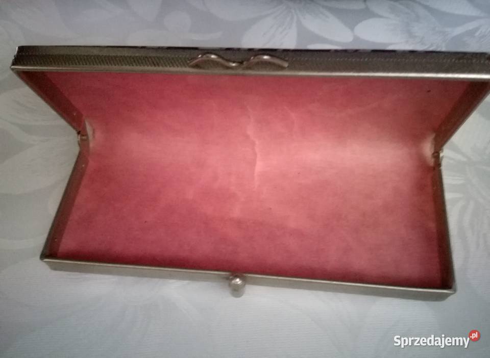 Etui na damskie okulary sprzedam