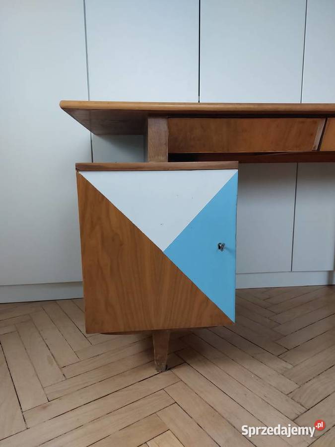 Klasyka polskiego designu biurko M Puchała 2011 Meble Kraków