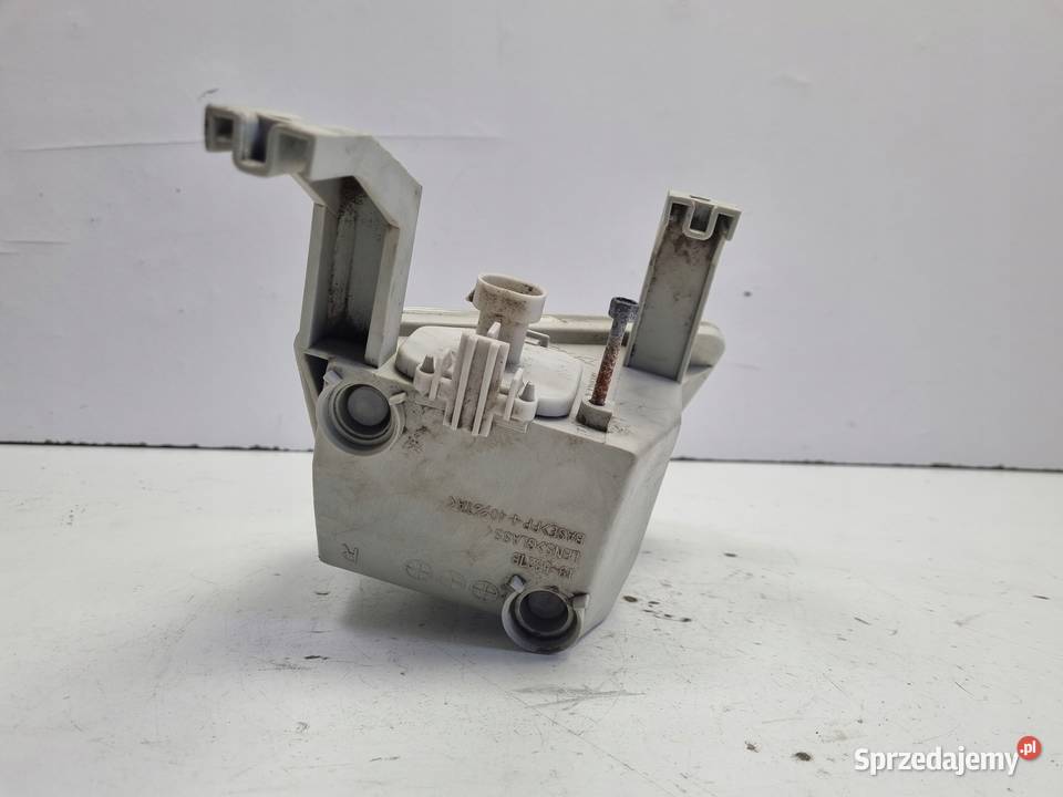 Opel Vectra B LIFT HALOGEN PRAWY PRZÓD przedni lubelskie Janów