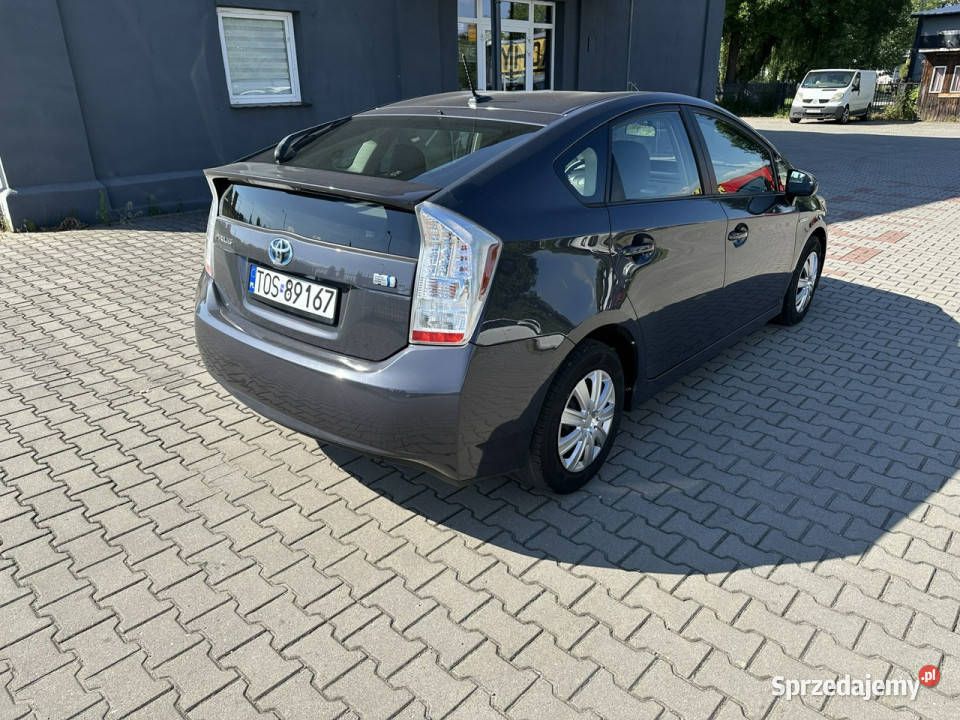 Toyota Prius 18 hybryda Zarejestrowany w Bateria