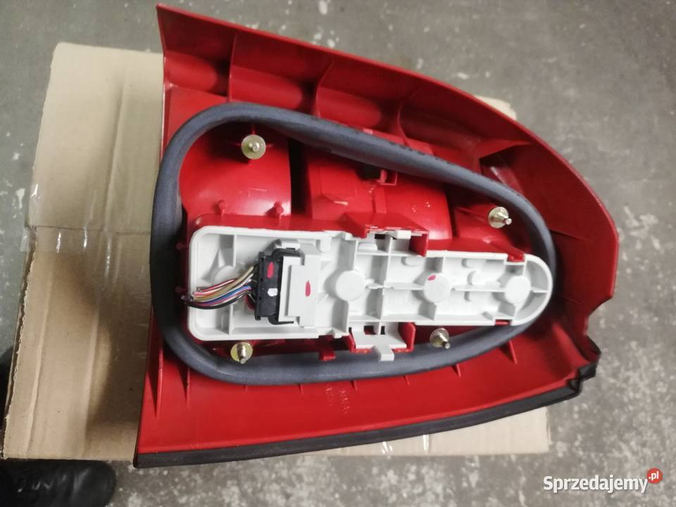 lampa tylna audi a4 b5 lift lewa Lampy tylne Końskie sprzedam