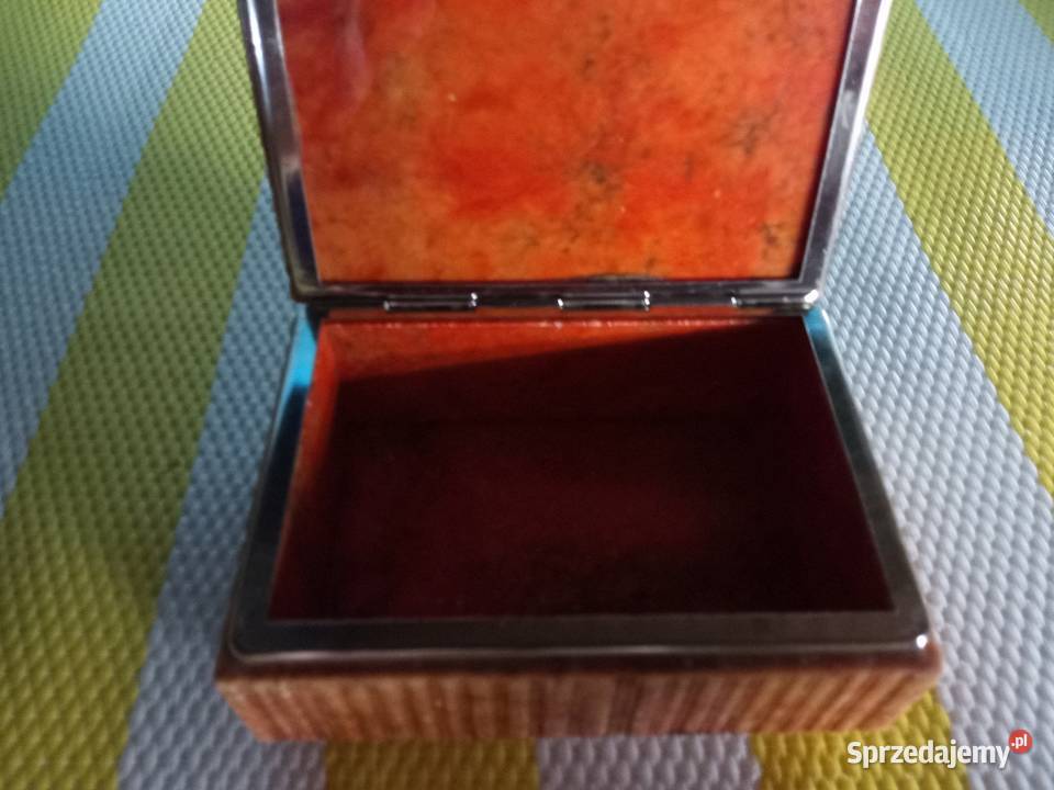 Szkatułkę sprzedam Borówno