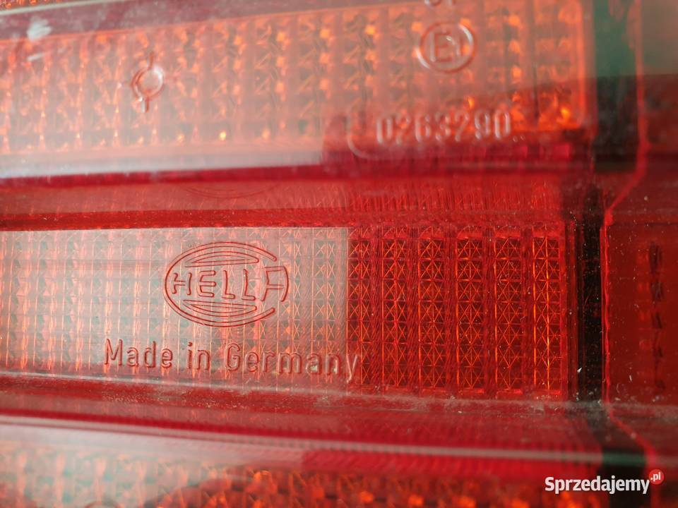 Mercedes W124 sedan lampa prawy tył ciemna Hella sprzedam