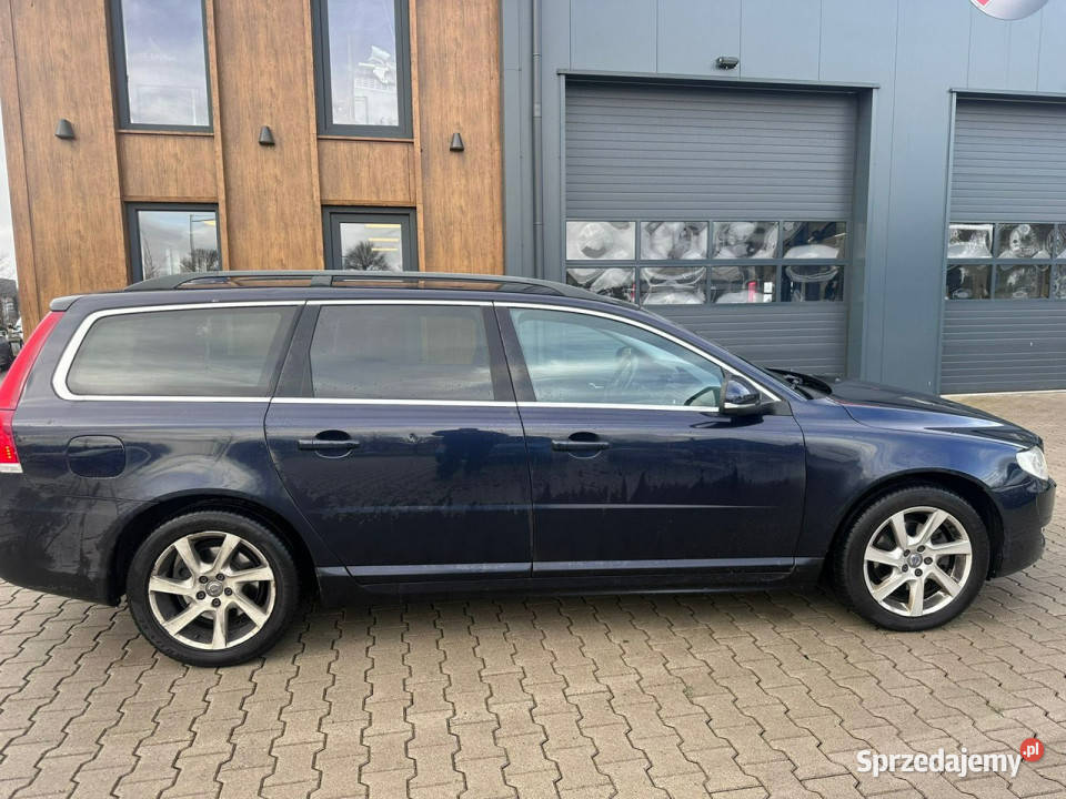 Volvo V70 20 D2 Xenony Podgrzewane fotele Hak ESP Lipówki