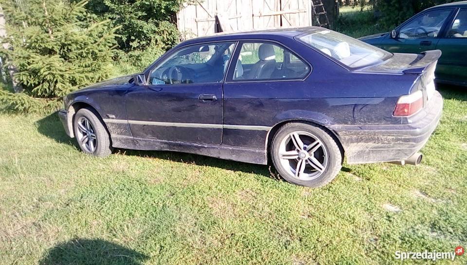 sprzedam bmw z felgami wartymi okolo 1000zl Zarejestrowany w Polsce