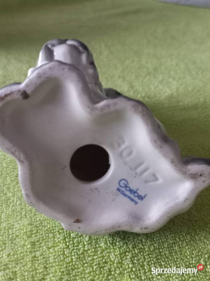 Figurka porcelanowa Terrier szary Goebel Toruń