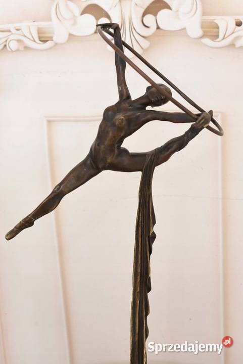 Tancerka Akrobatka z Kołem Figura Rzeźba z Brązu Kraków