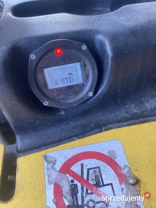 Paleciak elektryczny z masztem HYSTER P20SD 2018 Antonie