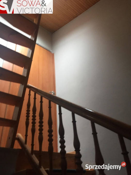 Piętro domu w bocznej uliczce Szczawna Zdroju Szczawno-Zdrój