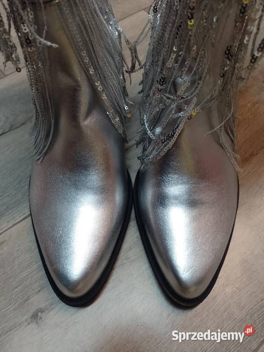 42 Srebrne bogato zdobione frędzlami Kozaki Kraków