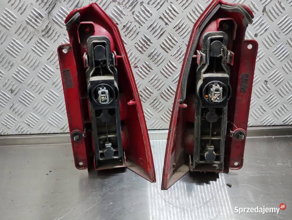 Lampy tył Ford Focus MK1 kombi osobowe Płońsk