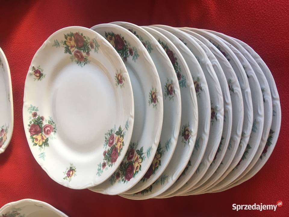 Porcelana Chodzież zestaw 12 osób 44 elementy Kołobrzeg