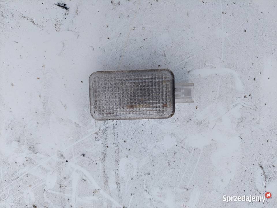 Lampka bagażnika Honda Civic VII 3D 0105 środek Przyborów sprzedam