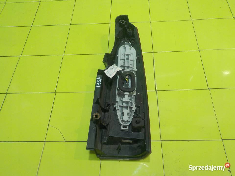 PEUGEOT PARTNER II III LIFT 12r lampa lewa tyl