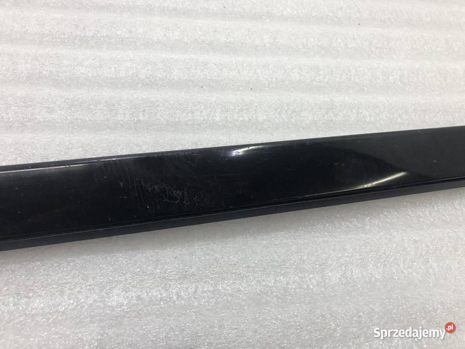 LISTWA ZGARNIAJĄCA LEWA DACIA DUSTER II Listwy