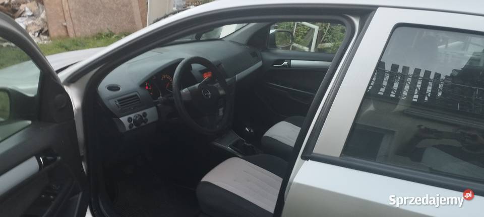 Opel astra h 13 nowe kompsprzeglo nowa 1300cm3 Brwinów sprzedam