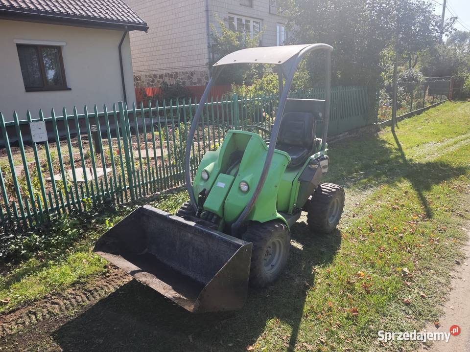 Mini ładowarka AVNT 220 sprawna szeroka łyżka Trojanów